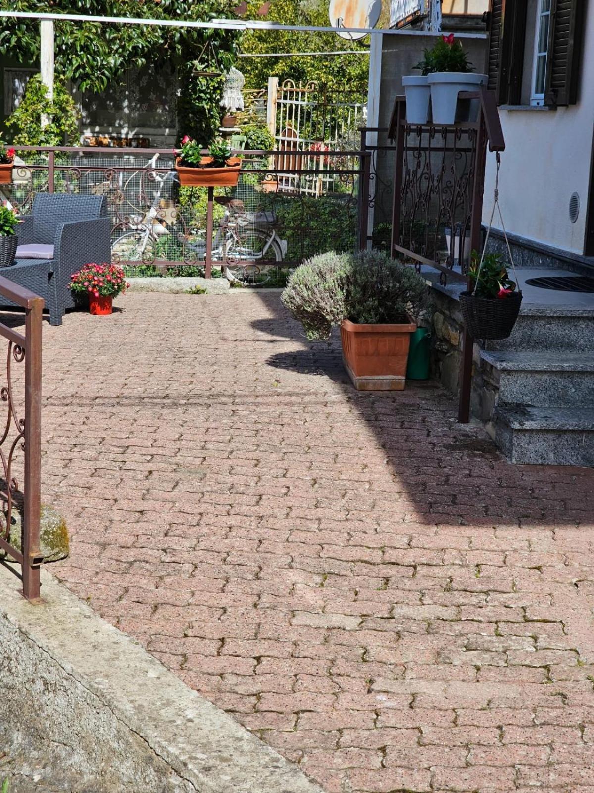 La Casa Della Lavanda Borgo Adorno Exterior photo